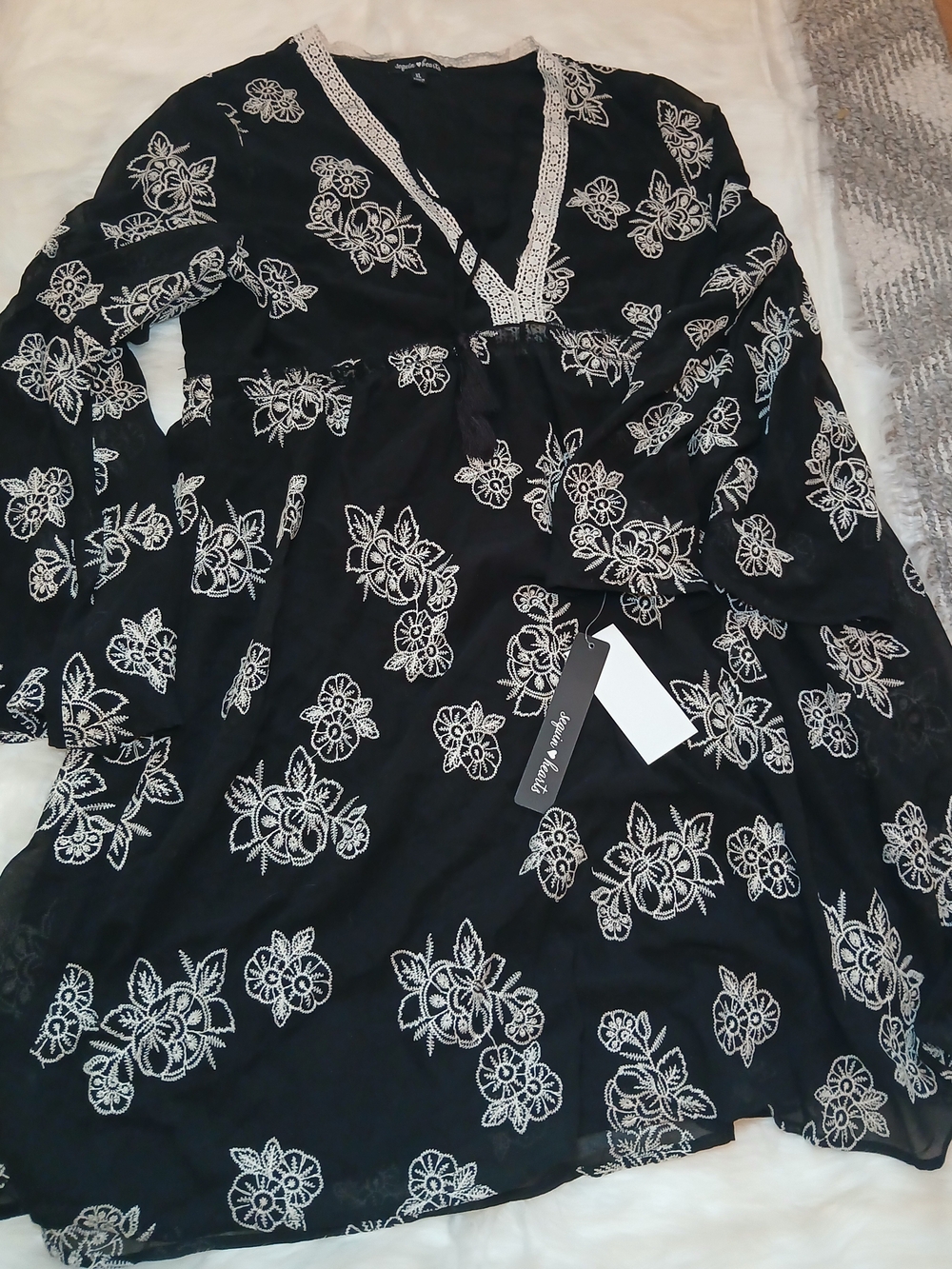 Sequin Hearts Black Tunic with White Floral Embroidery